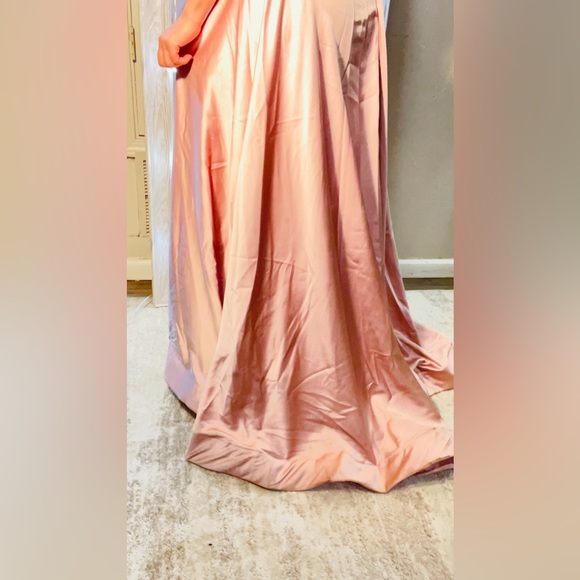 Beautiful woman’s dress, good condition for wedding, prom, cocktail! - Picture 5 of 6